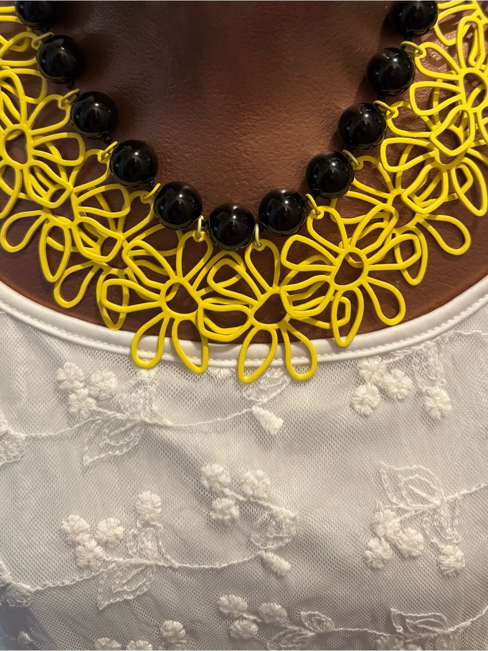 HANDMADE ARTISAN NECKLACE